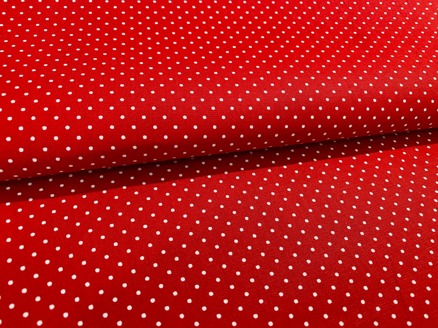 Baumwollstoff Pünktchen Weiß auf Rot