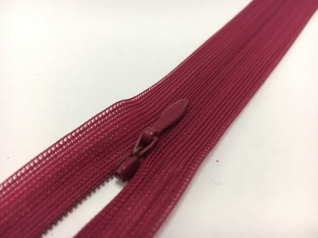 Nahtverdeckter Reißverschluss Dunkelrot 60 cm