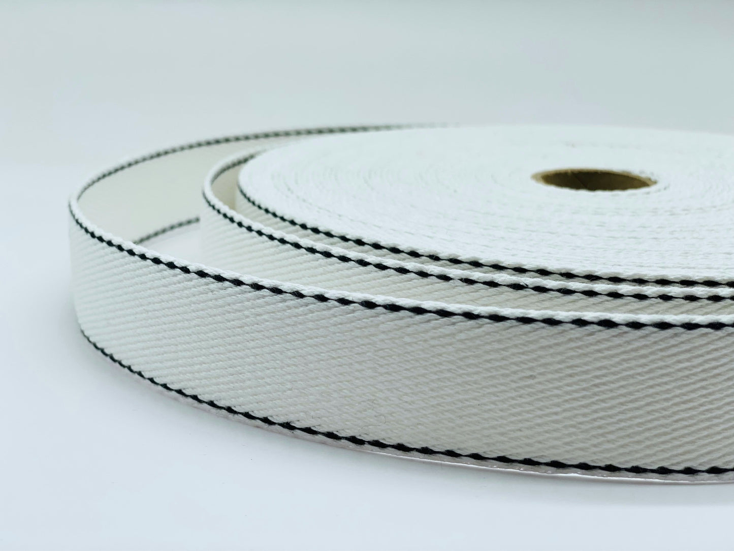 Gurtband Weiß Schwarz gestrichelt 30 mm