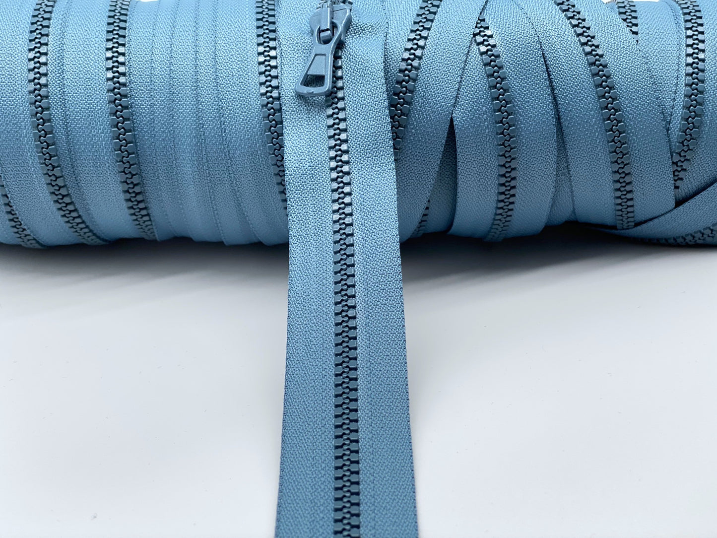 Endlosreißverschluss Graublau