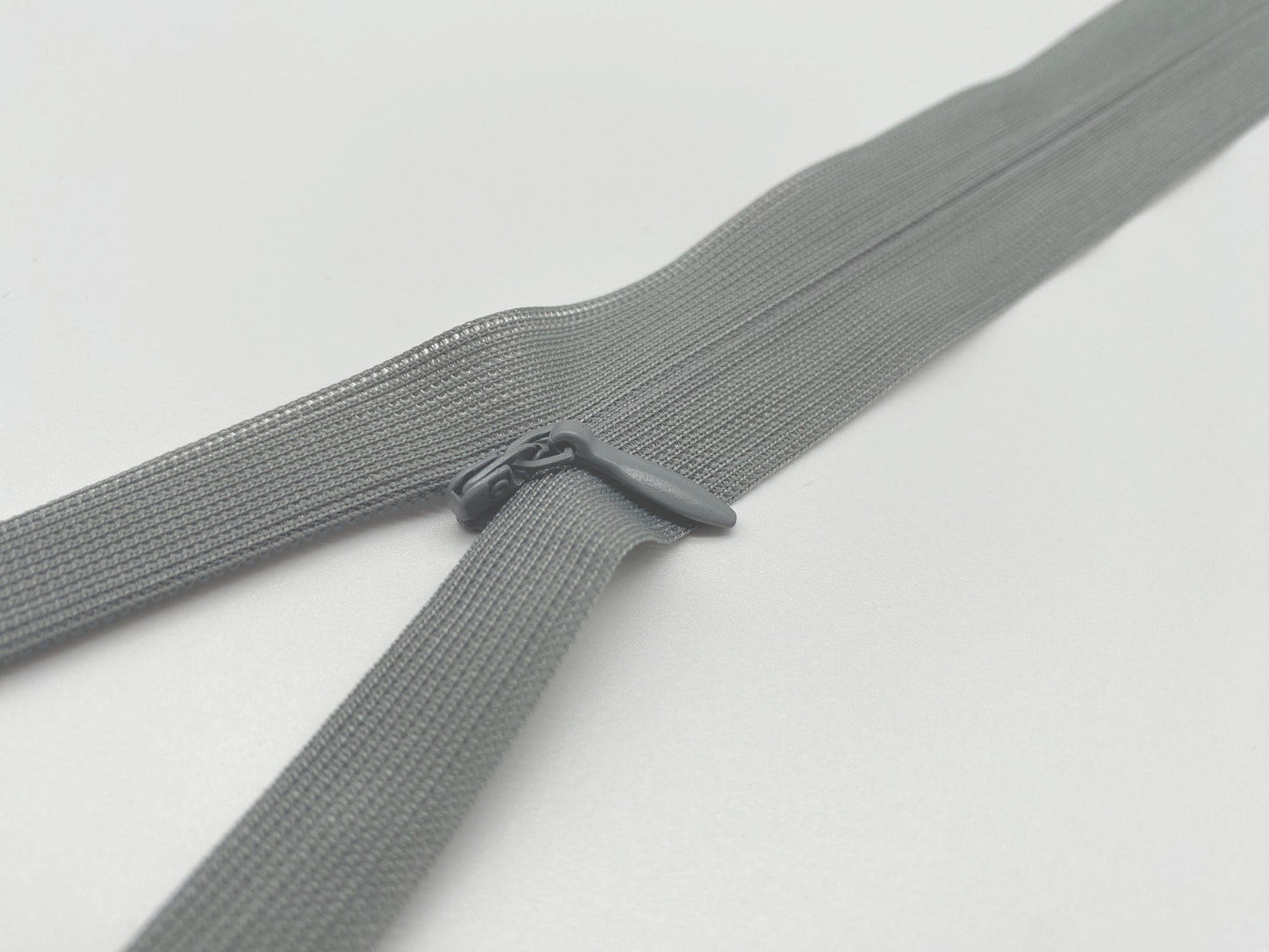 Nahtverdeckter Reißverschluss Mittelgrau 40 cm