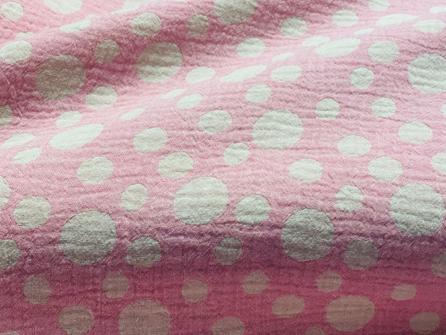 Musselin/Gauze Jacquard Dots