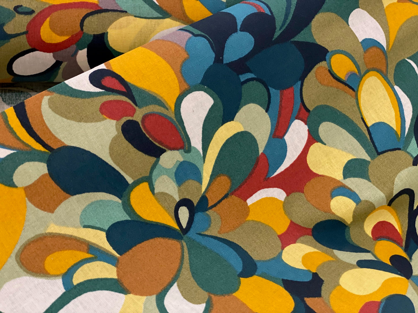 Wachstuch Bunte Blütenblätter Herbst