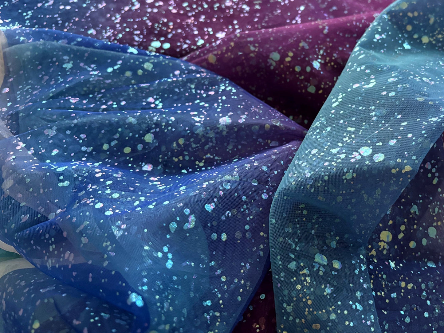 Feiner Regenbogen-Glitzertüll Blau Violett