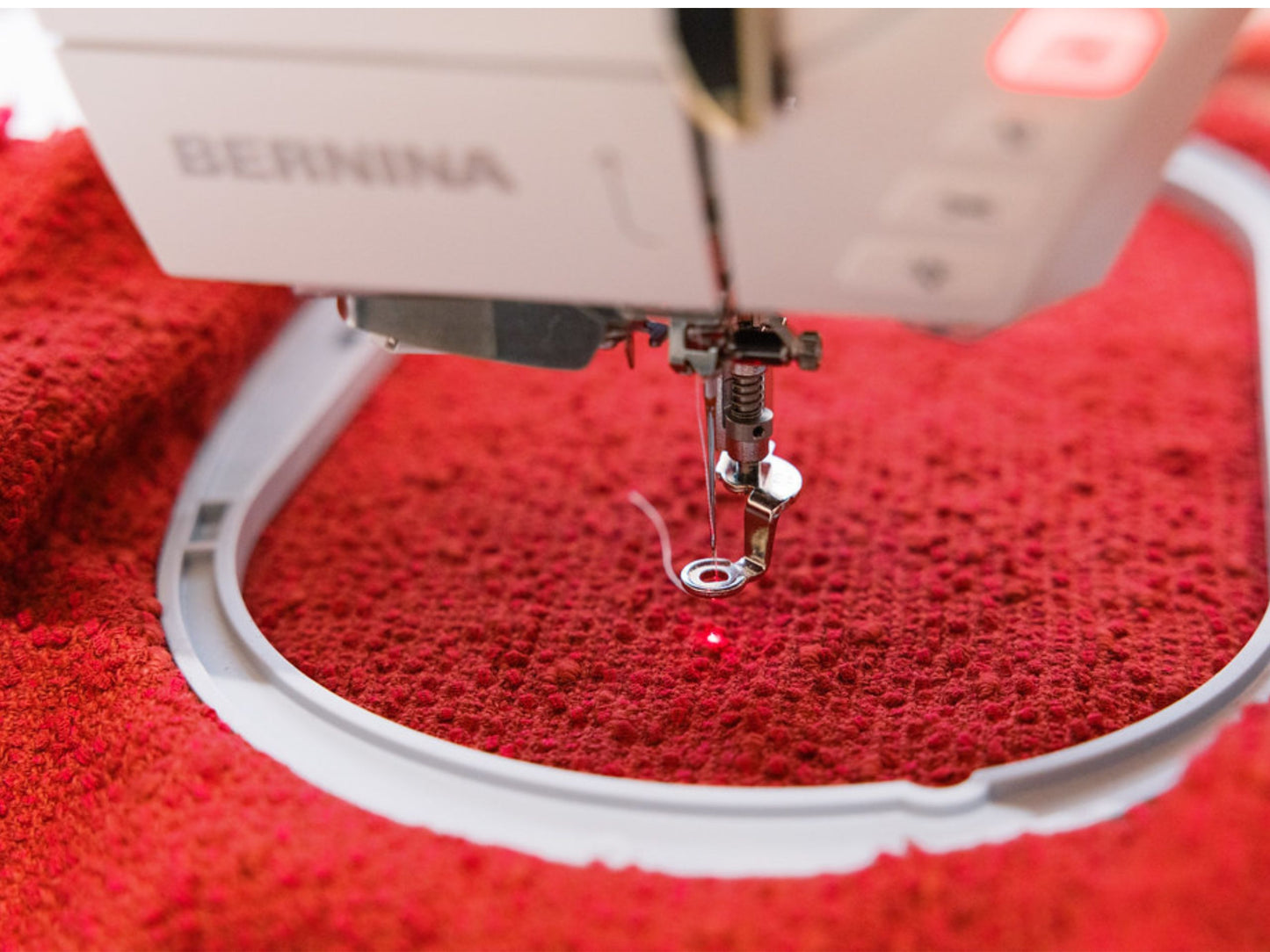 BERNINA 770 PRO Nähmaschine/Stickmaschine