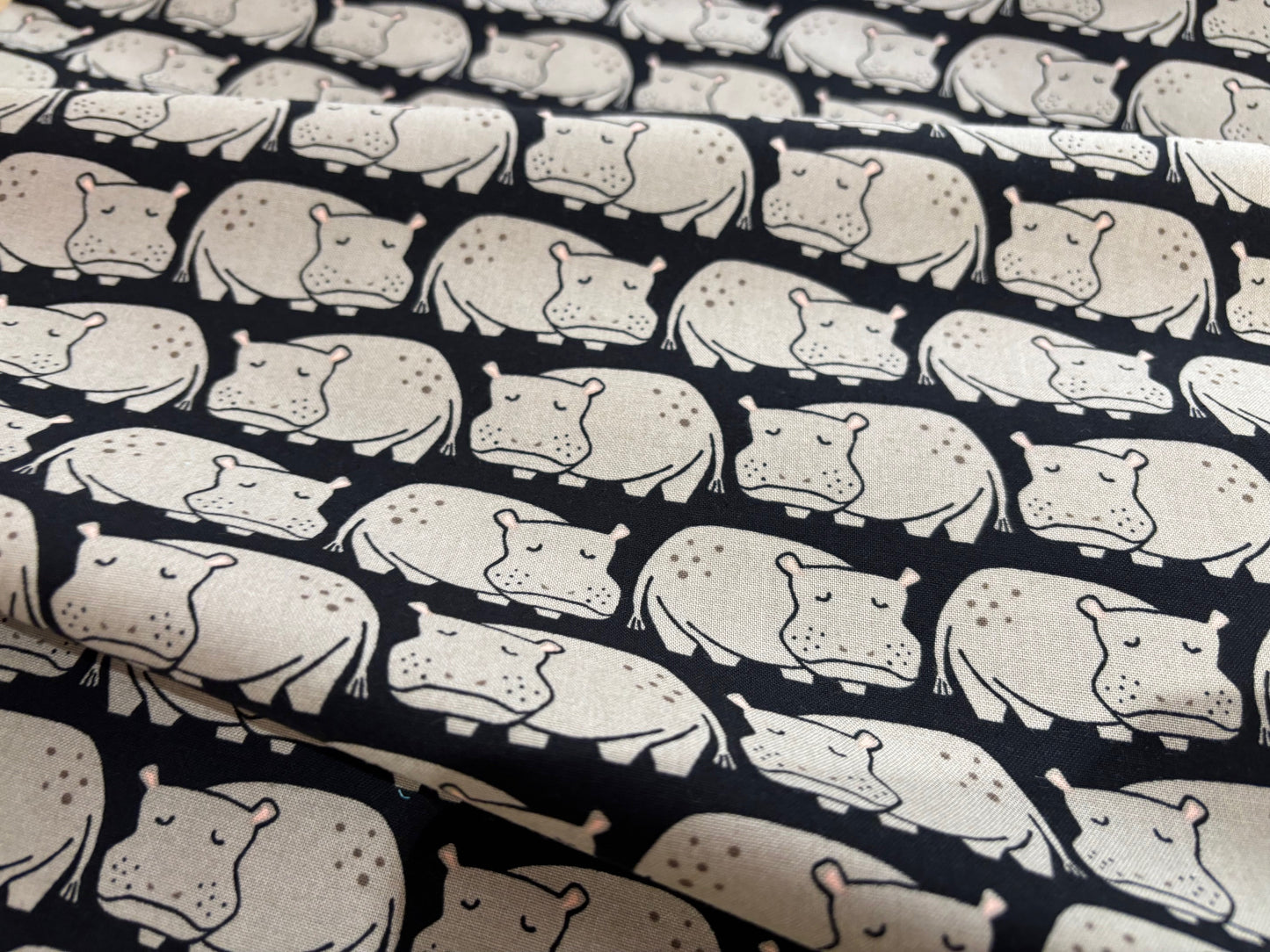 Baumwollstoff Nilpferde Weary Hippo Cotton + Steel