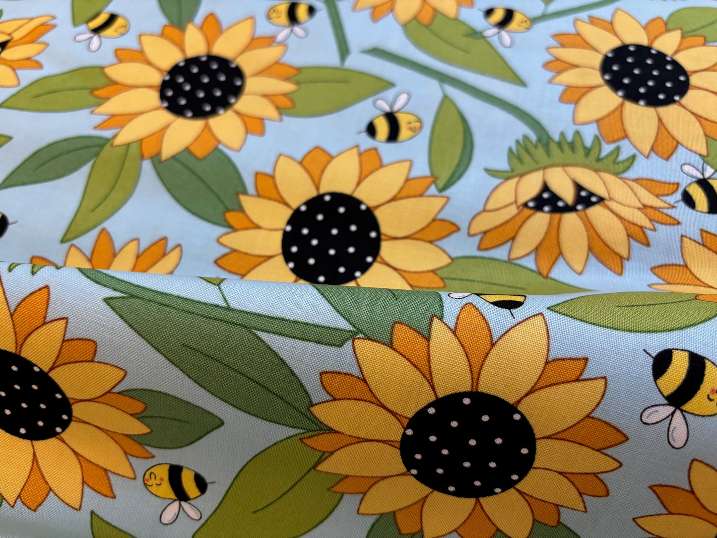 Baumwollstoff Sunny Honey Bienen und Sonnenblumen