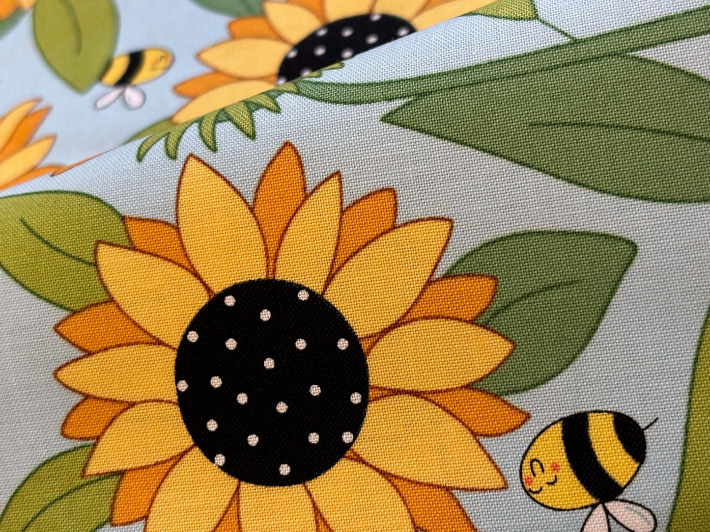 Baumwollstoff Sunny Honey Bienen und Sonnenblumen