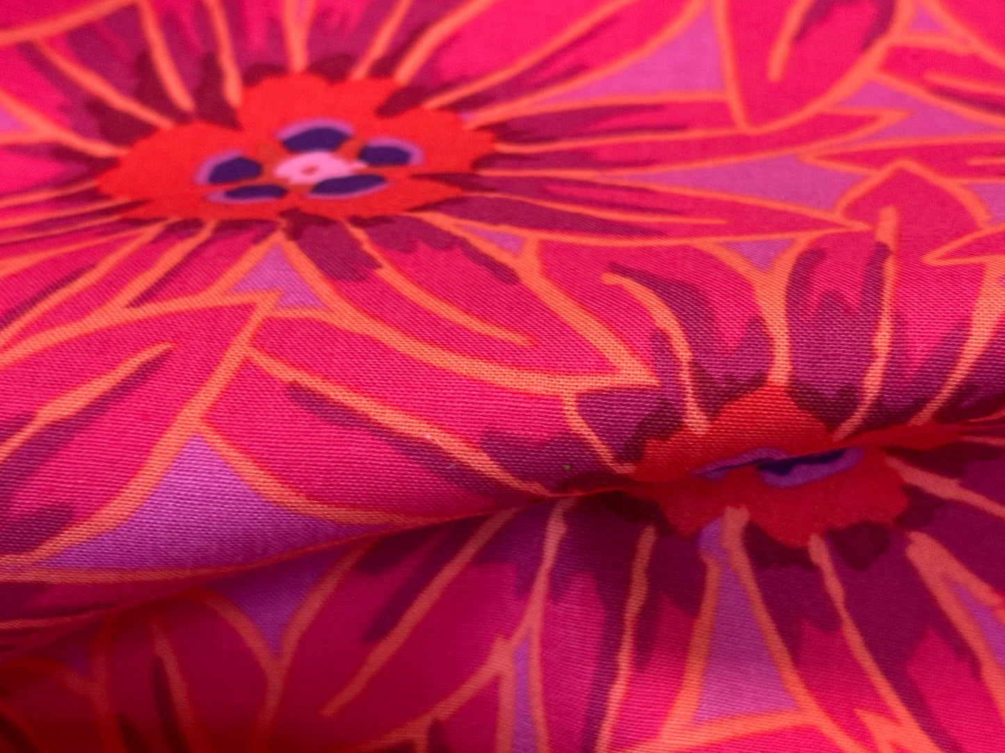 Baumwollstoff Potentilla Blumen Pink Rot Lila Kaffe Fassett