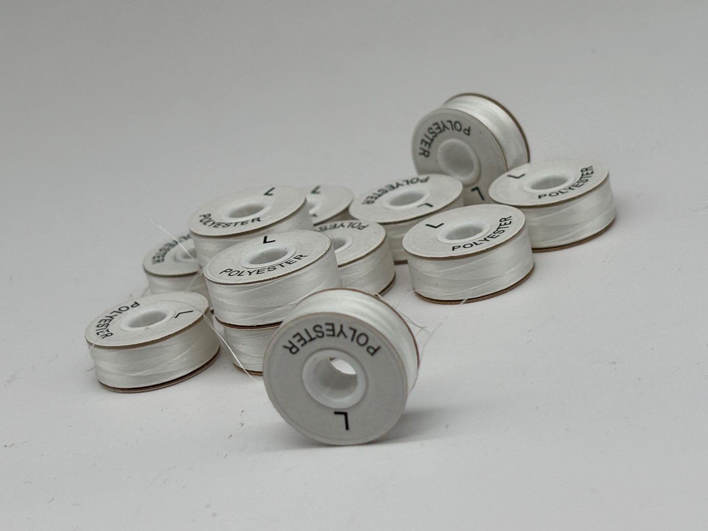 Bobbin Weiß Vorgespulter Unterfaden für Stickmaschinen 120 m