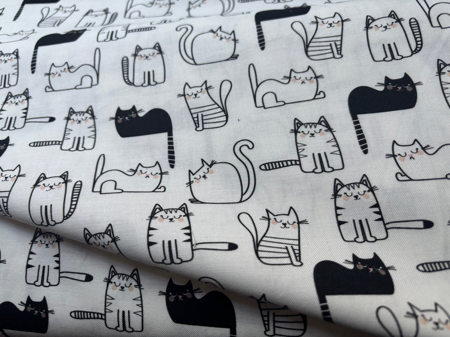 Baumwollstoff Katzen Schwarz auf Weiß