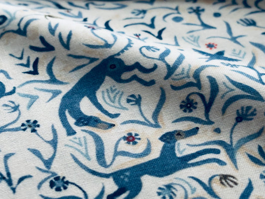 Baumwollstoff Backyard Wonder Floral Blau