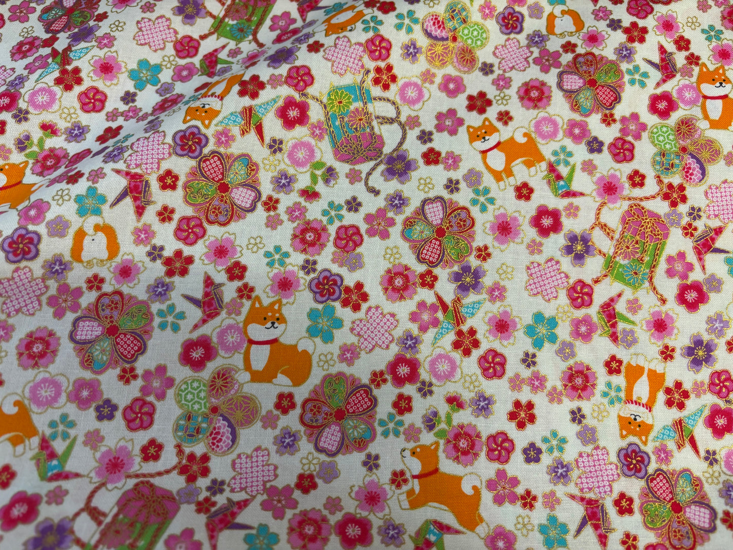 Baumwollstoff Bunte Blumen Gold metallic
