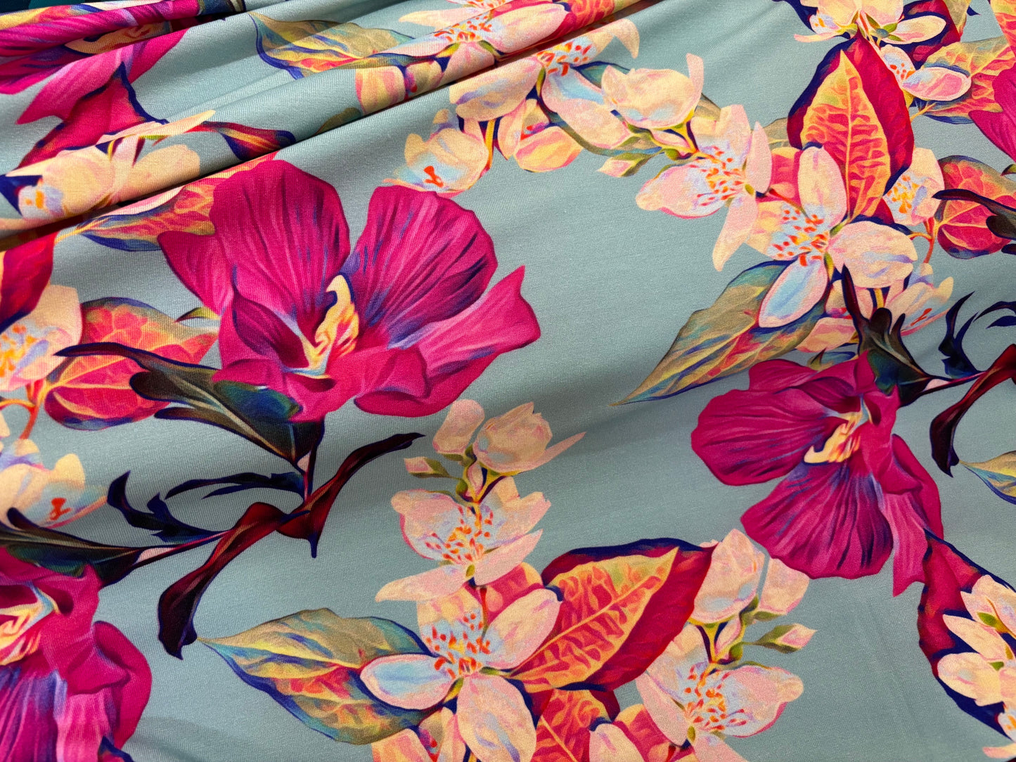 Viskose-Jersey Tropical Bunte Blumen Avalana