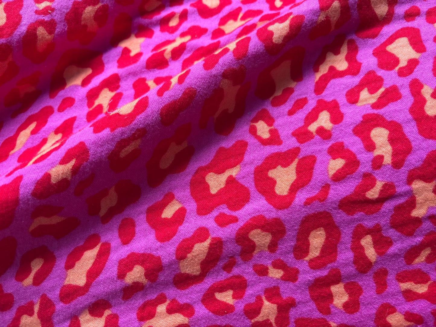 Musselin/Gauze Leo Tupfen Rot Pink