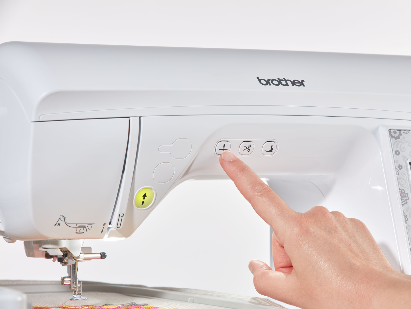 Brother Innov-is NV 880E Stickmaschine