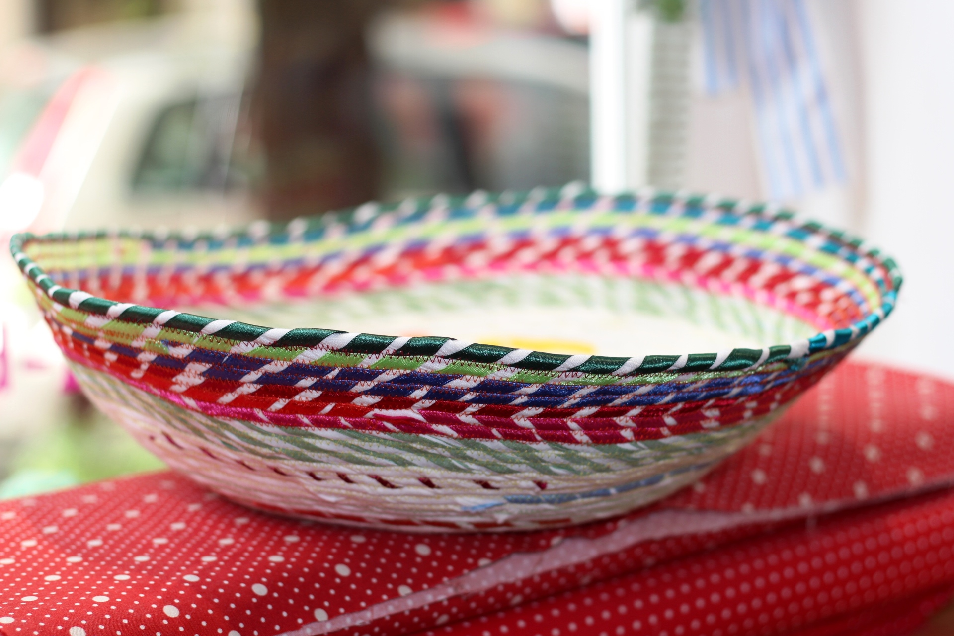 farbige Schale aus Stoff nach rope bowl Anleitung von smilla