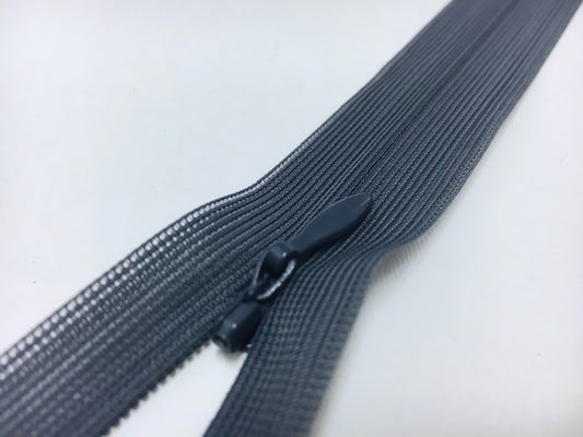 Nahtverdeckter Reißverschluss Rauchblau 60 cm