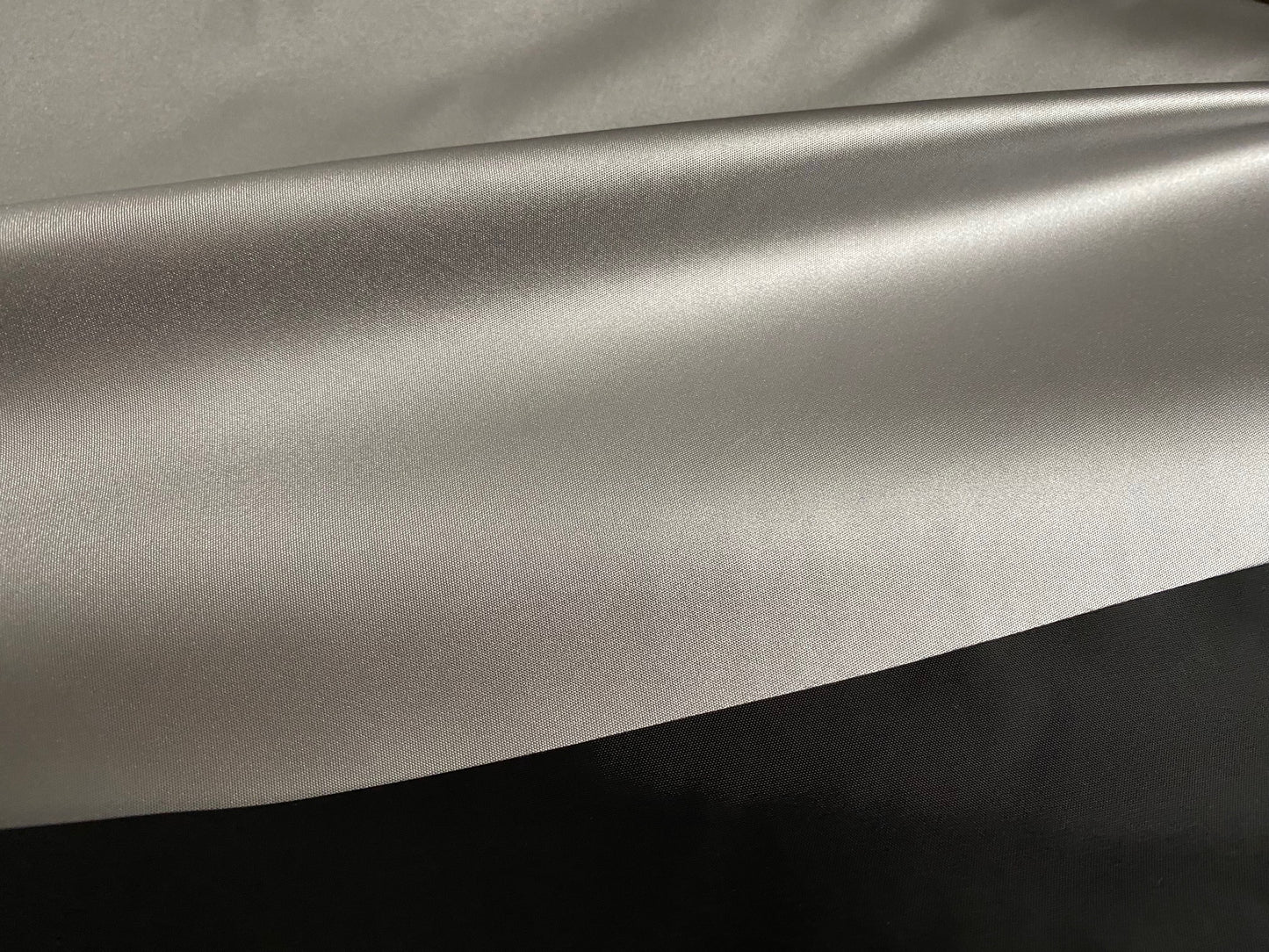 Leichter Verdunklungsstoff