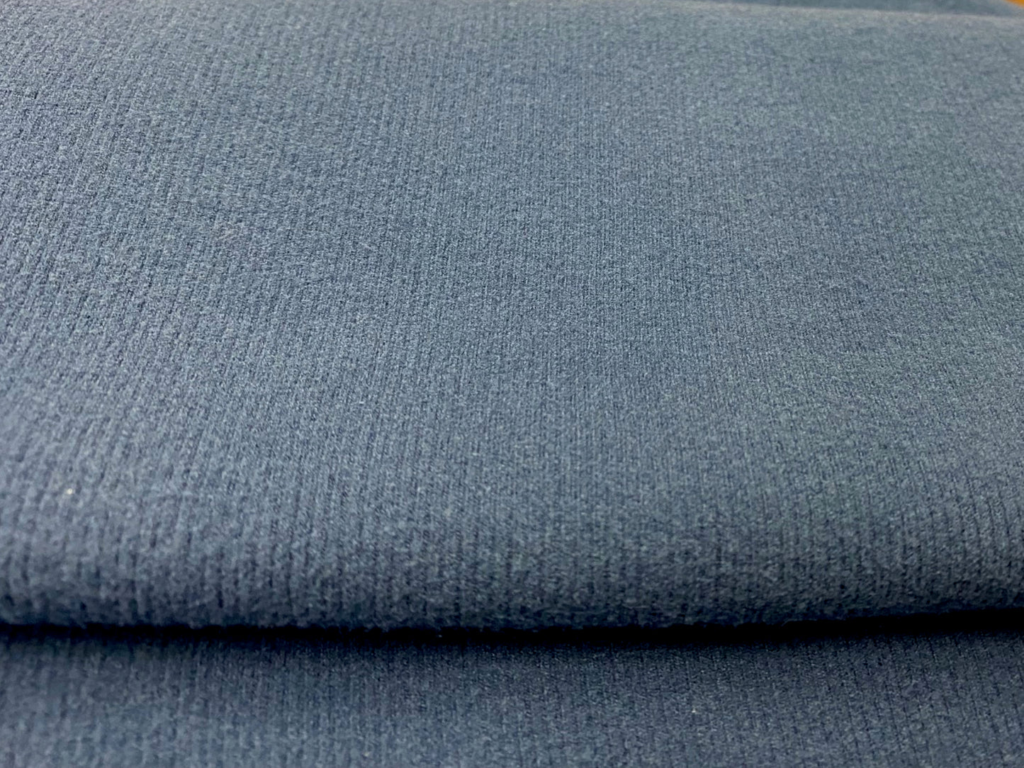 Dehnbare Kuschelviskose fein gerippt