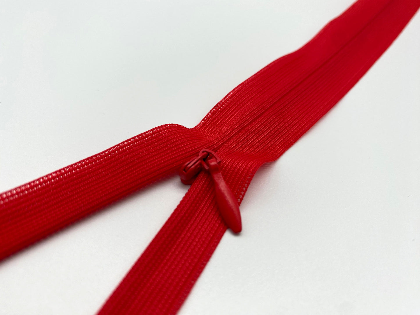 Nahtverdeckter Reißverschluss Strahlend Rot 40 cm