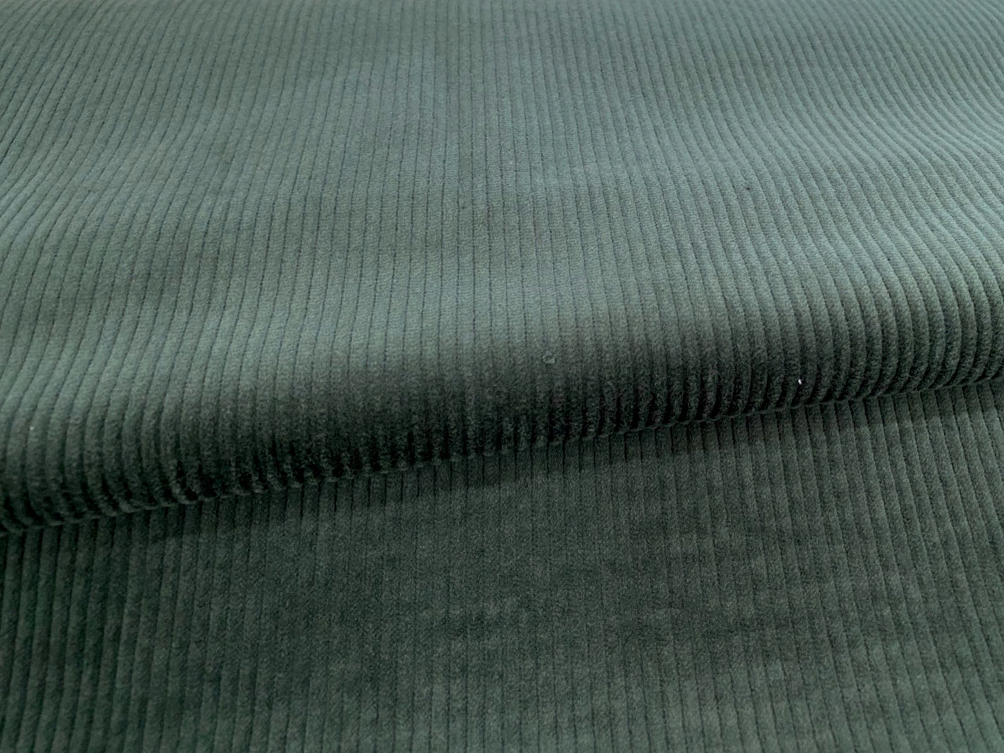 Breitcord Uni Dunkelgrün