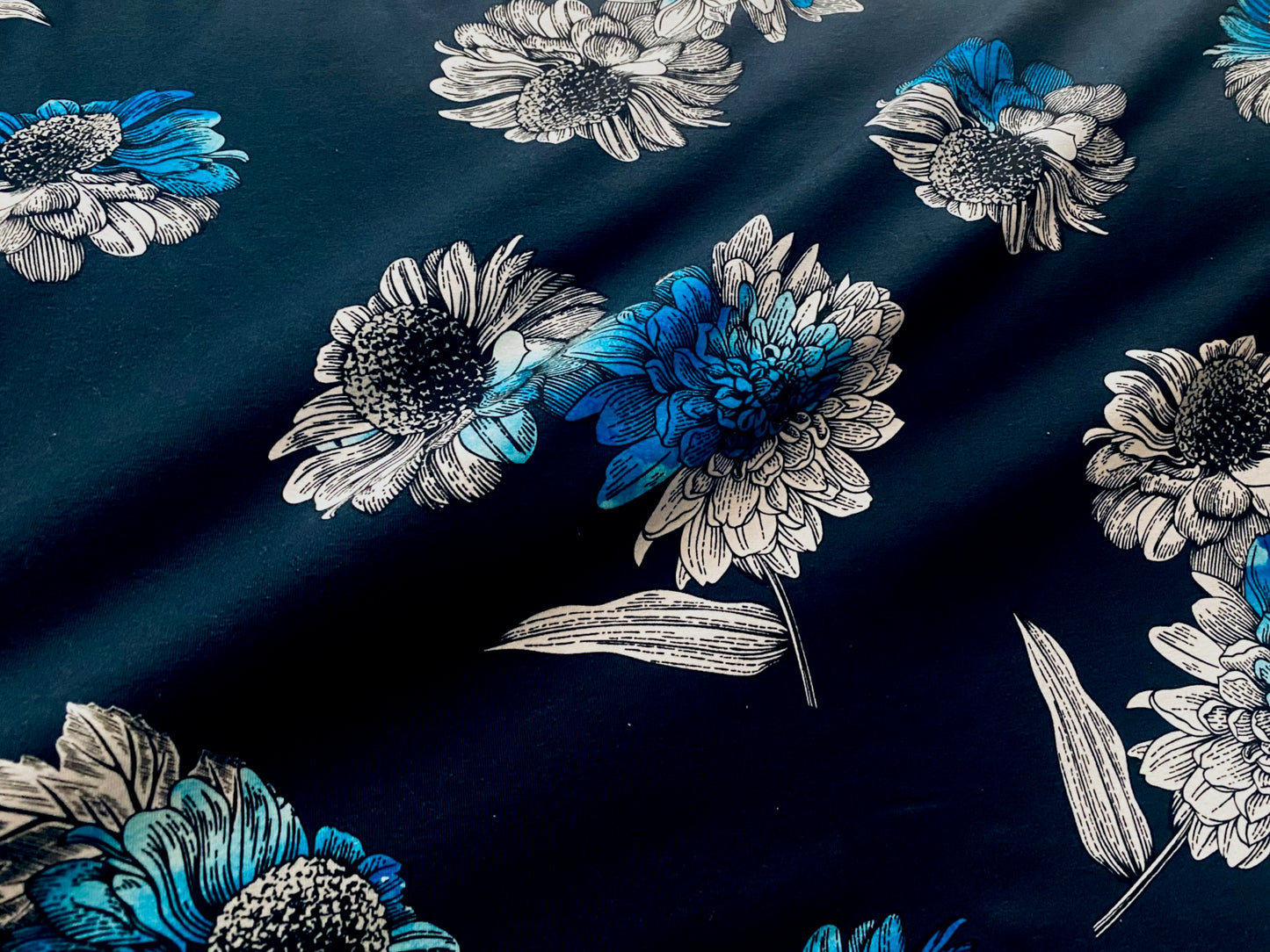 Jersey Mega Flowers Avalana