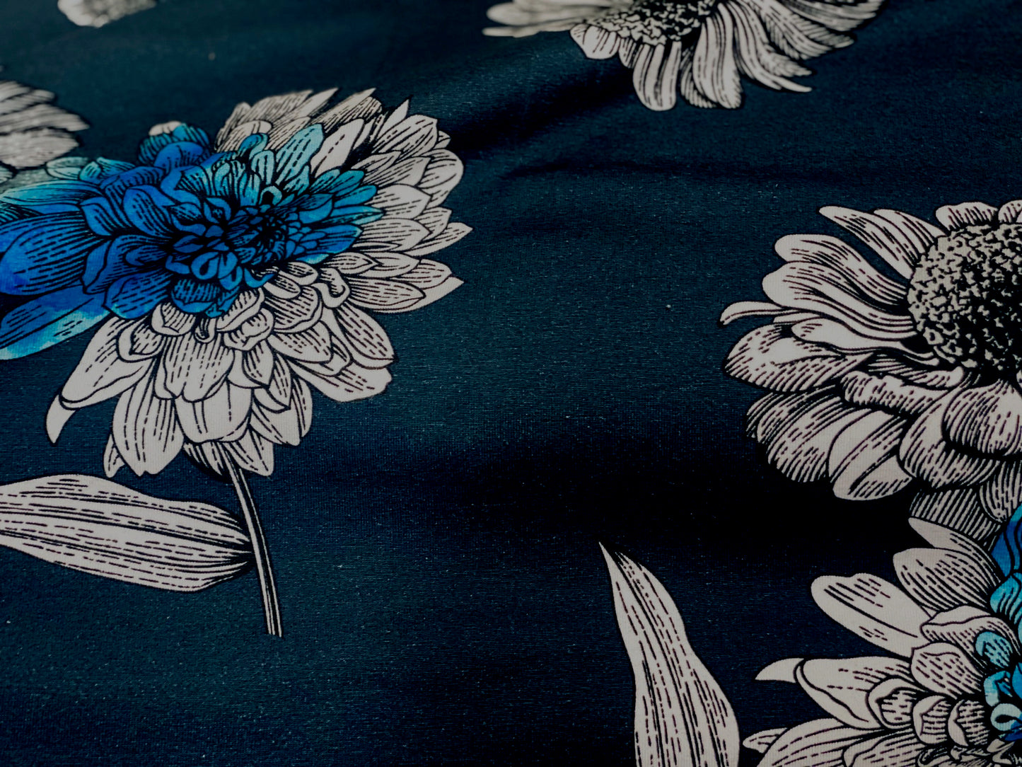 Jersey Mega Flowers Avalana