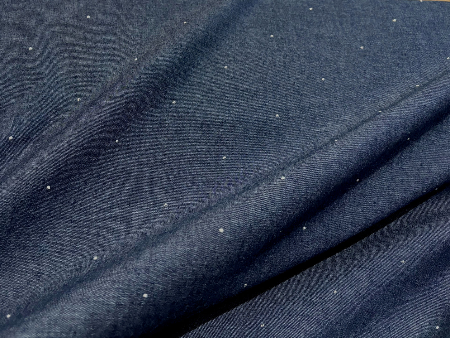 Leichter Jeansstoff mit