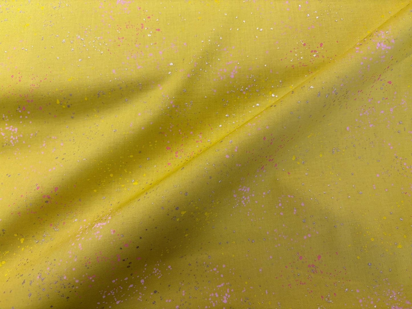 Baumwollstoff Speckled gesprenkelt Senfgelb Gold Ruby Star