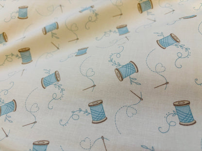 Baumwollstoff Mit Nadel und Faden