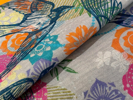 Baumwollstoff Schwalben und Blumen