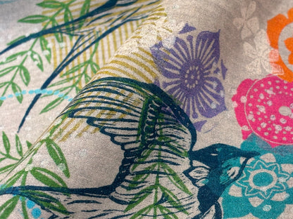 Baumwollstoff Schwalben und Blumen