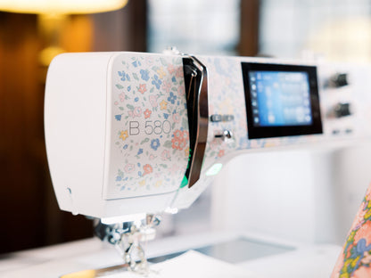 BERNINA 580 LIBERTY Edition Nähmaschine/Stickmaschine