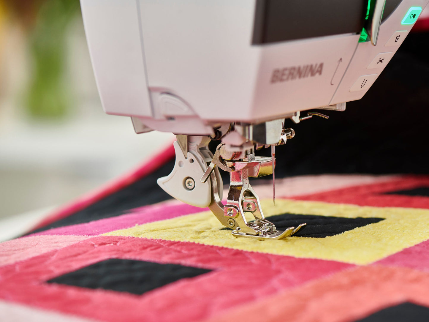 BERNINA 790 PRO Nähmaschine/Stickmaschine