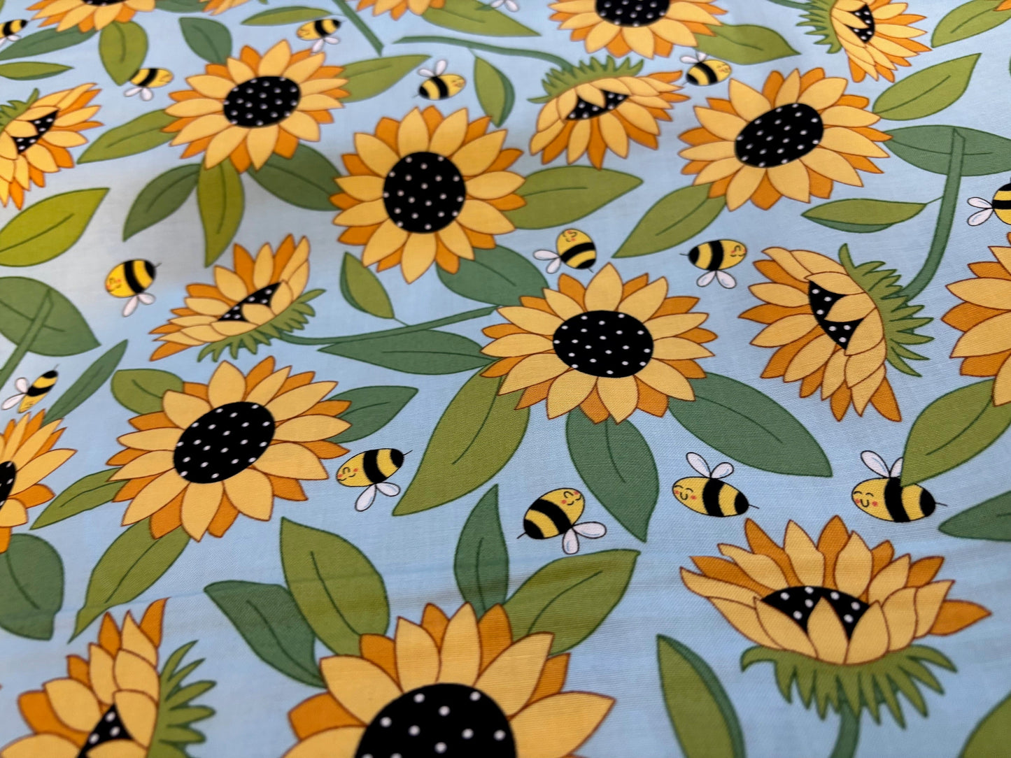 Baumwollstoff Sunny Honey Bienen und Sonnenblumen