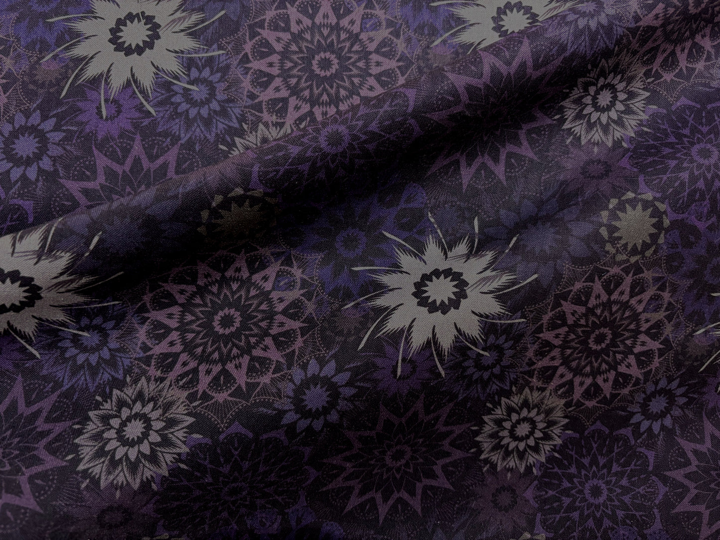 Baumwollstoff Spirale Musterkreise Amethyst