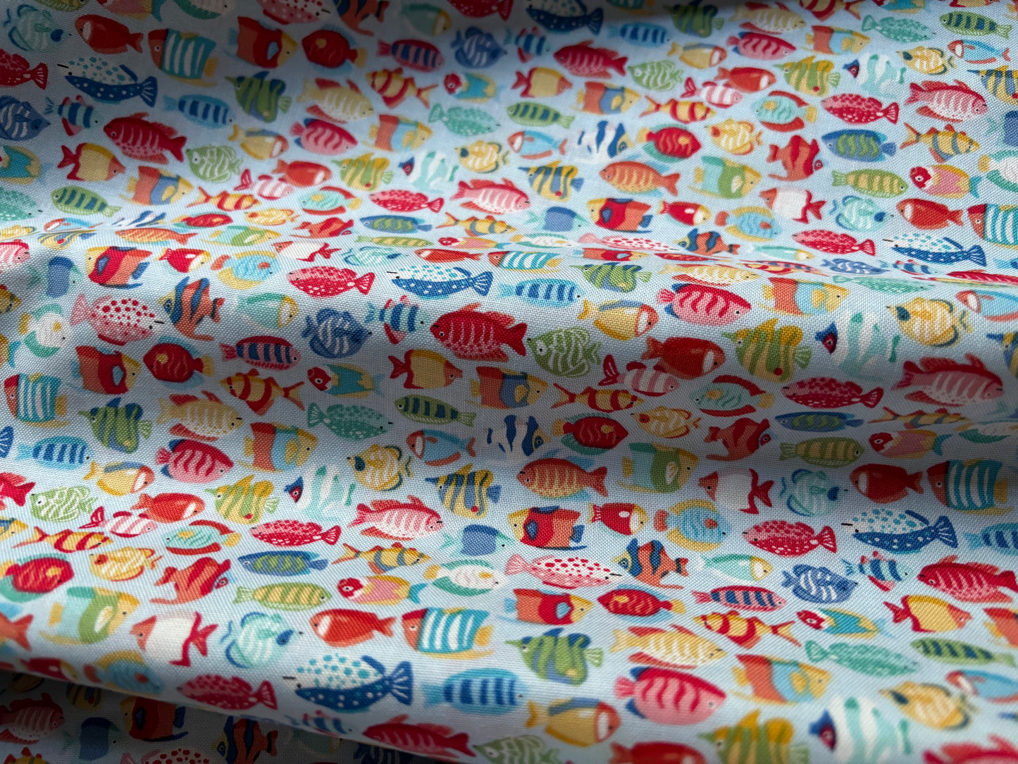 Baumwollstoff Kleine bunte Fische