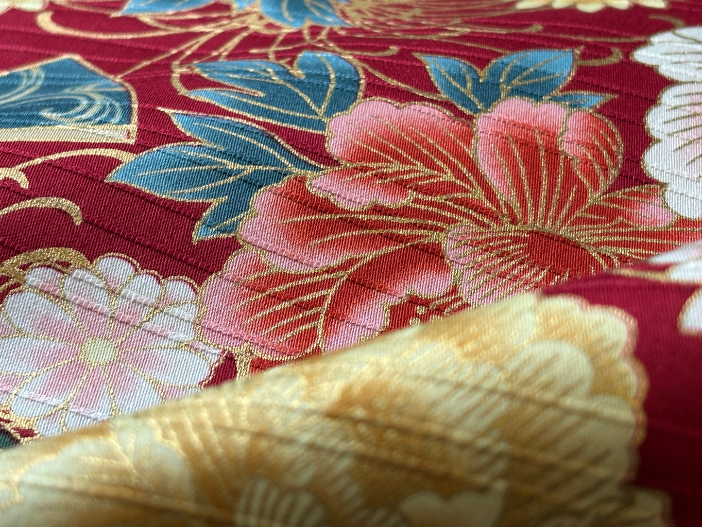 Baumwollstoff ASIA Blumen Dunkelrot Gelb Petrol Gold