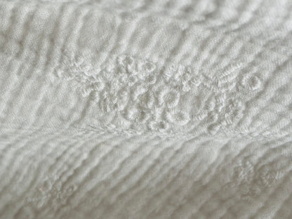 Musselin/Gauze Weiß mit Stickerei