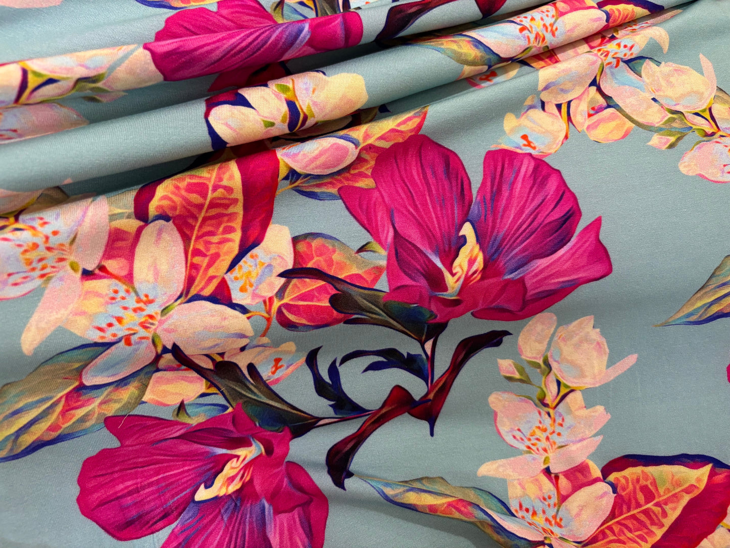 Viskose-Jersey Tropical Bunte Blumen Avalana