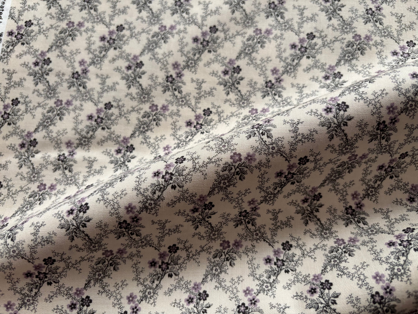 Baumwollstoff Blümchen Royal Violett