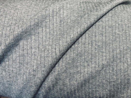 Rippenstrickstoff Graugrün