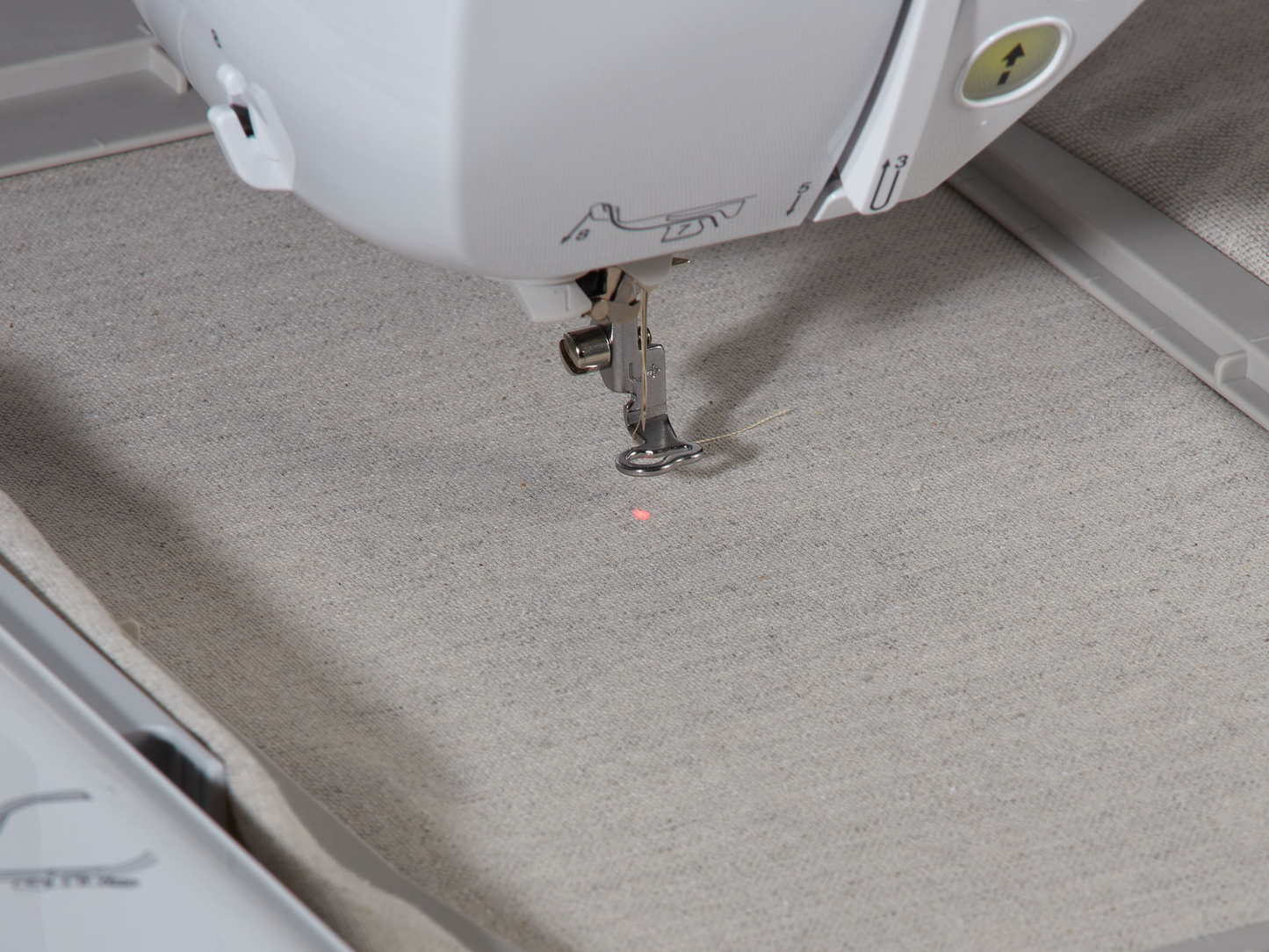 Brother Innov-is NV 880E Stickmaschine