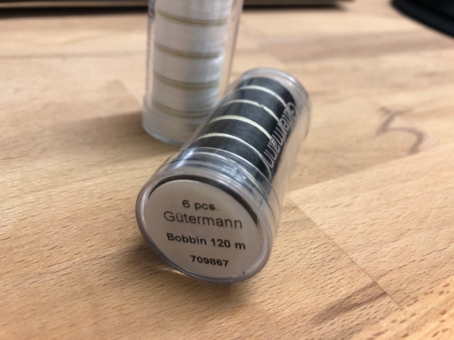 Gütermann Bobbin Schwarz Unterfadengarn zum Sticken 6 Spulen