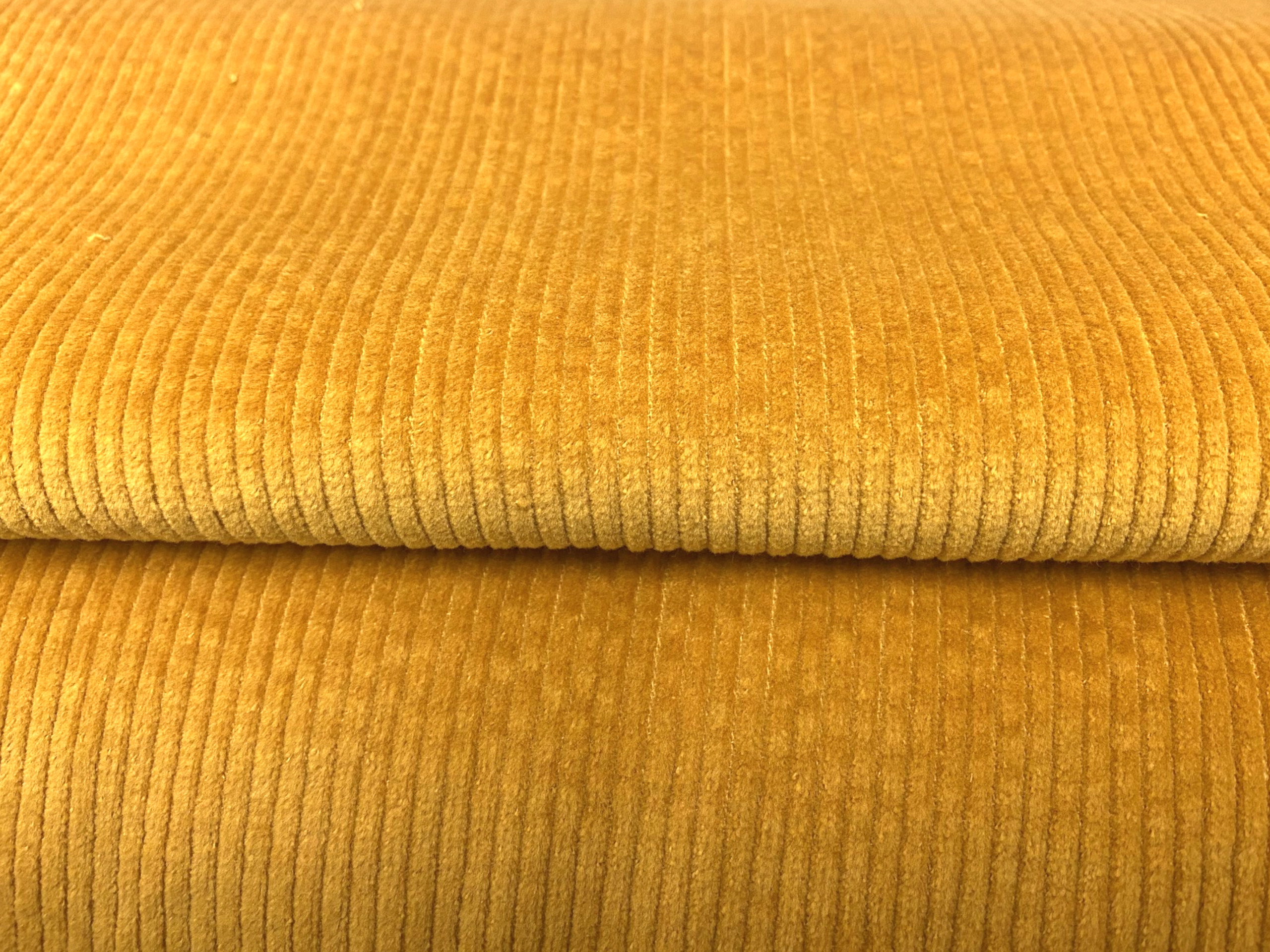 Breitcord Uni Senfgelb Bubble Stretch