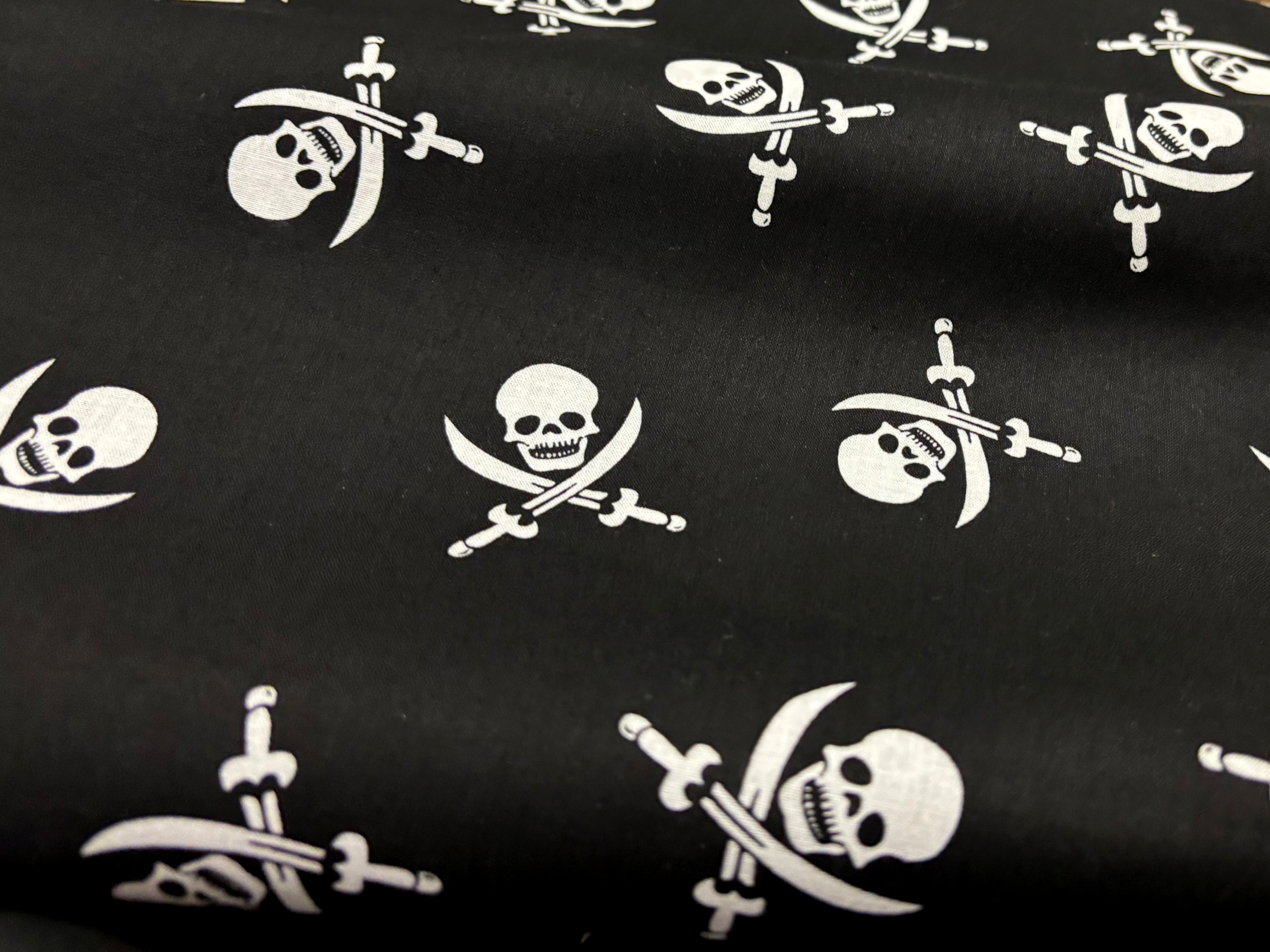 Baumwollstoff Totenköpfe Schwarz Piratenmotiv