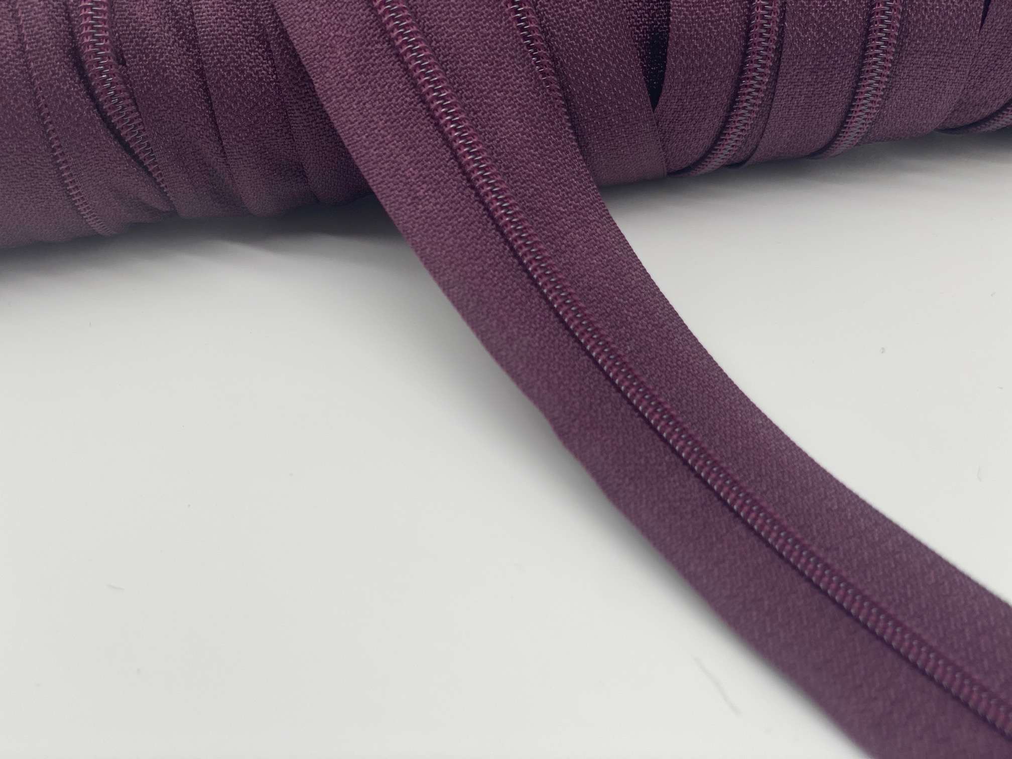 Endlosreißverschluss Bordeaux 252 Endlosreißverschluss Bordeaux 252