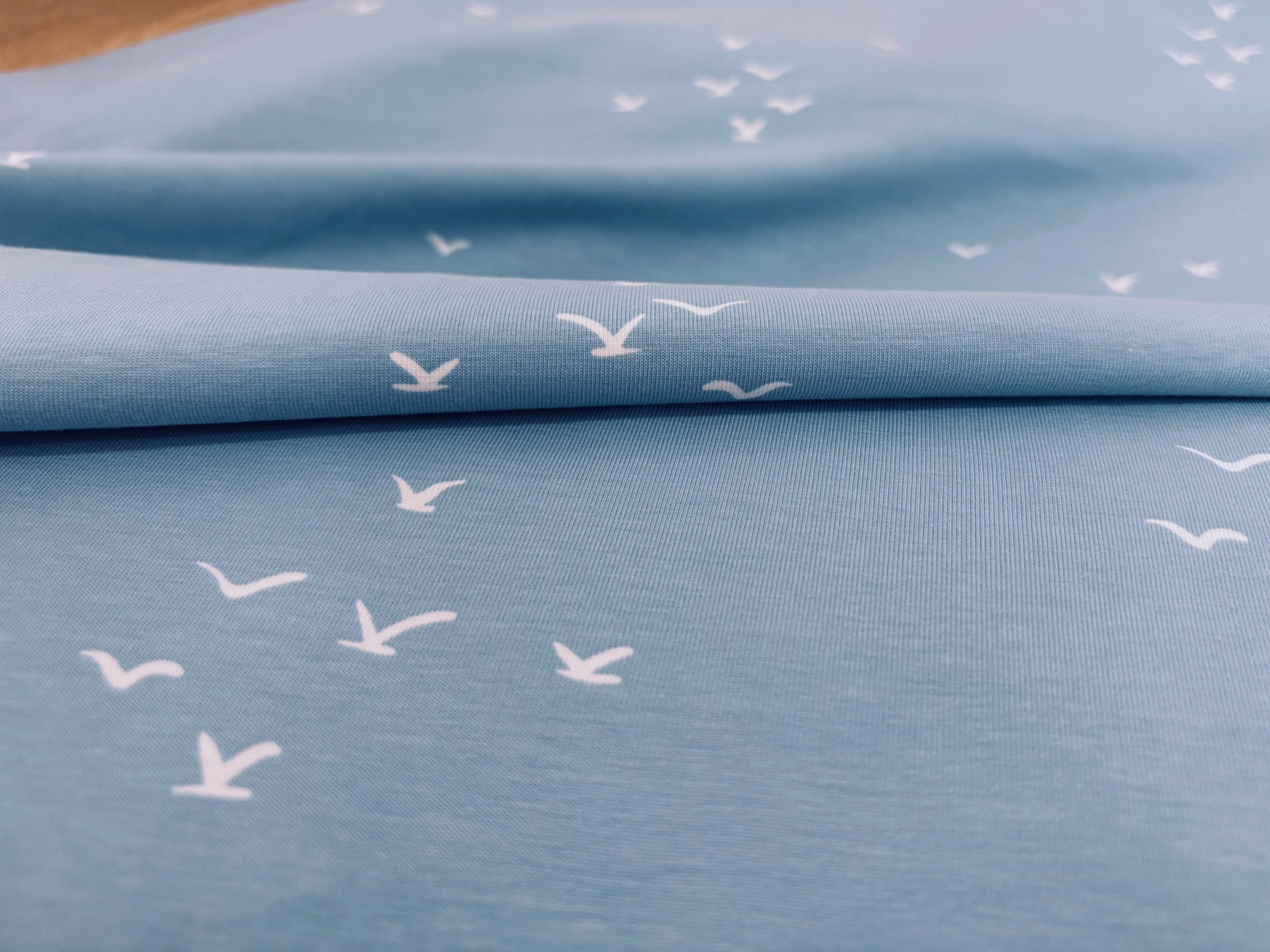 Jersey Vogelschwarm Hellblau