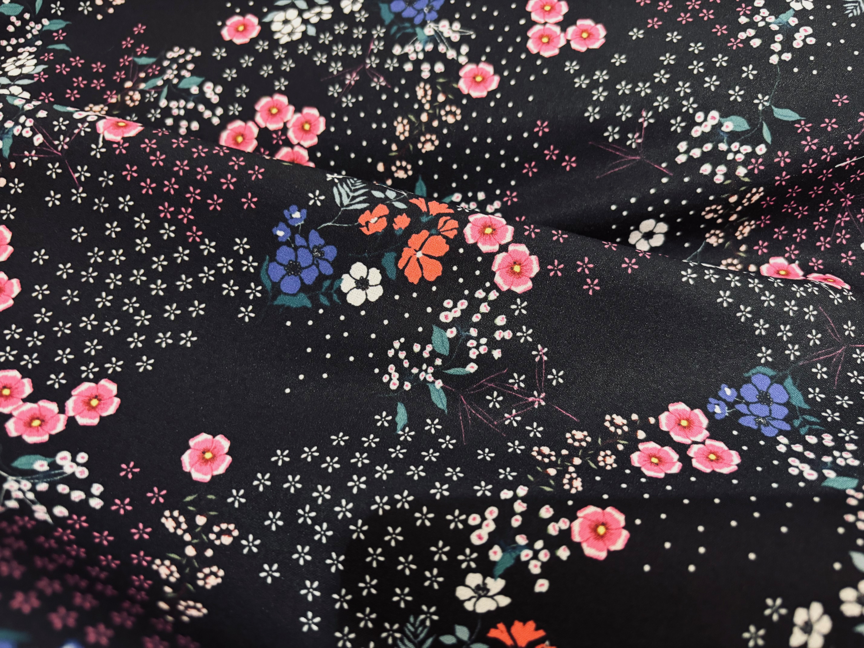 Leichter Magnolia Stretch Mille Fleurs Schwarz